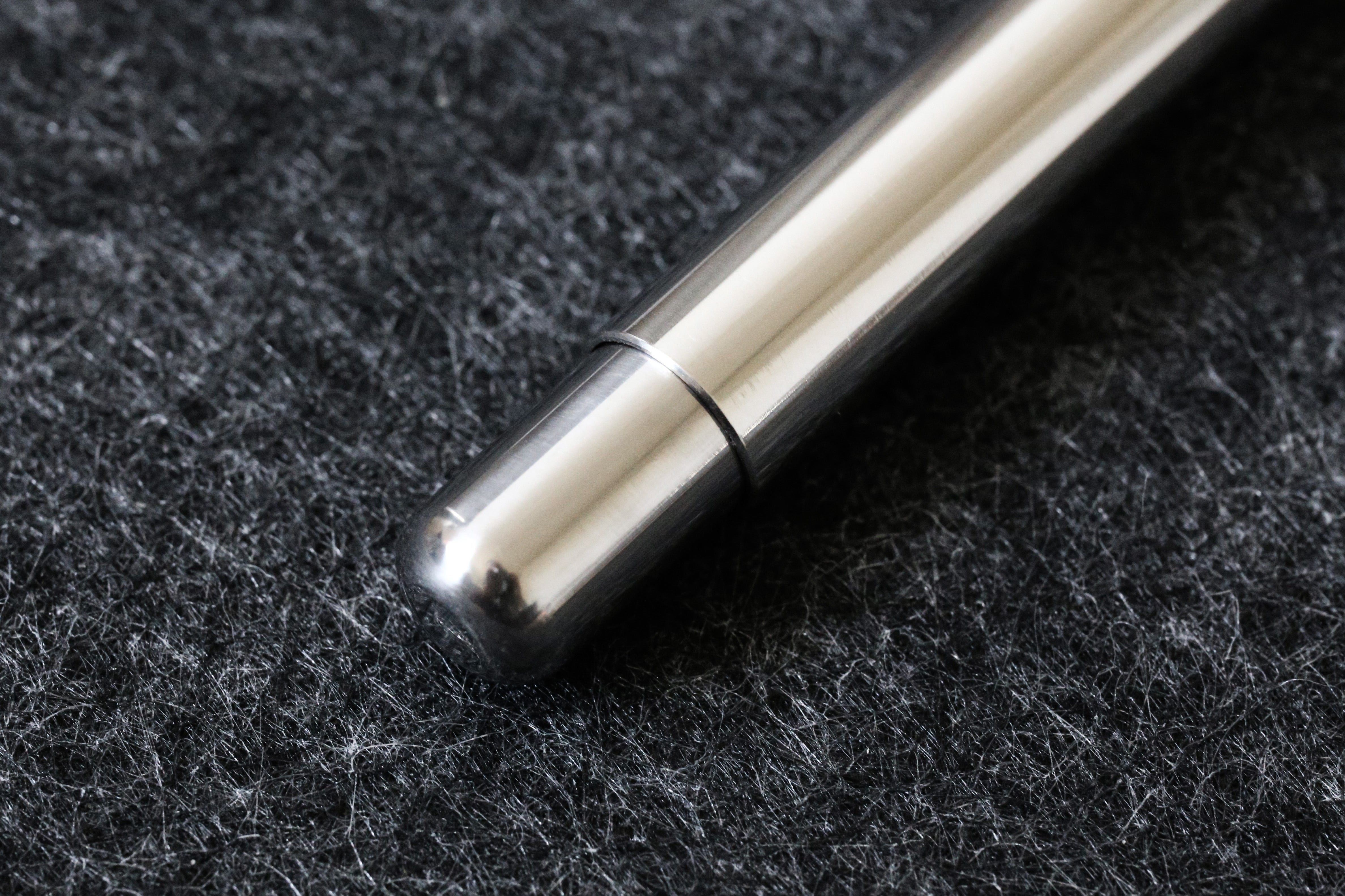 Limited Edition 015 – Studio Neat